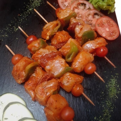 BROCHETTE POULET TOMATE BASILIC